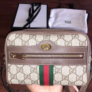 Authentic small Gucci GG supreme shoulder bag